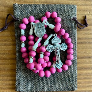 Rosenkranz St. Therese von Lisieux mit rosa Perlen, Pardon-Silberkruzifix und St. Therese-Mittelmedaille, Paracord | OLR Rosenkranz | Christliches Geschenk