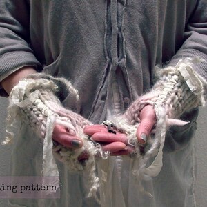 fingerless gloves knitting pattern . Faerie Mitts pattern . instant download PDF knit pattern  . fingerless fairy mittens knitting pattern