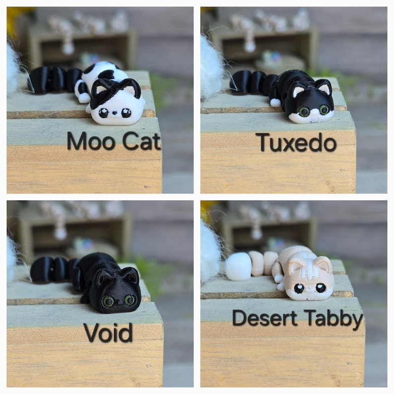 K&ouml;nnte beinhalten: Vier Miniatur-Katzenfiguren, jede mit einem anderen Farbmuster und Namen: Moo Cat, Tuxedo, Void und Desert Tabby.
