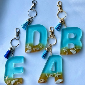 Cadena para mochila escolar con iniciales, cadena para billetera de resina personalizada, llavero con iniciales, regalo de amistad a juego, regalo de San Valentín para amigos