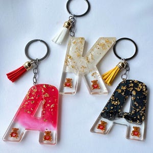 Cadena para mochila escolar con iniciales, cadena para billetera de resina personalizada, llavero con iniciales, regalo de amistad a juego, regalo de San Valentín para amigos