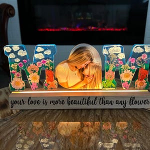 Custom Letters with Lights, Personalized Resin And Natural Flowers Photo Display Night Lamp,Mother&#39;s Day Christmas Birthday Gift,Desk Decor