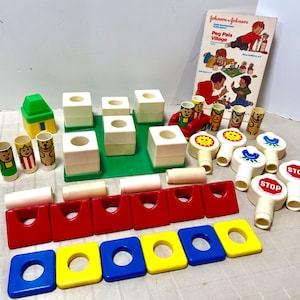 Vintage 1983 Johnson + Johnson Peg Pals Village 35  People Parts / Pieces TOY