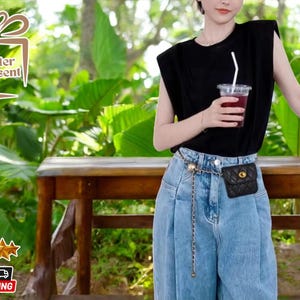 Sac banane en cuir à chaîne | Mini pochette tendance | Sac banane élégant et ajustable | Portefeuille tendance pour femme | Joli sac à main carré