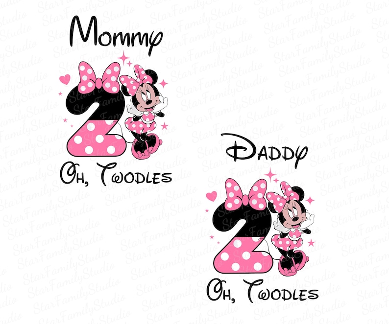 K&ouml;nnte beinhalten: Zwei passende Designs mit Minnie Mouse. Ein Design zeigt "Mommy" &uuml;ber einer rosa gepunkteten Zahl 2 und "Oh, Toodles". Das andere zeigt "Daddy" &uuml;ber dem gleichen Design. Beide Designs enthalten Minnie Mouse-Illustrationen.