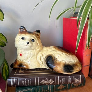 Vintage porseleinen beeldje Perzische kat: kitsch decor jaren 60