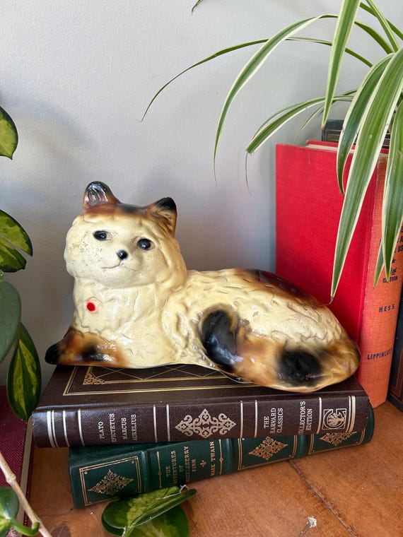 Vintage Chalkware Persian Cat Figurine: 1960s Kitsch Decor - Etsy