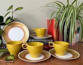 Vintage Maplex Canada Melmac Cups & Saucers | Dorchester Harvest Pattern (Set of 4)