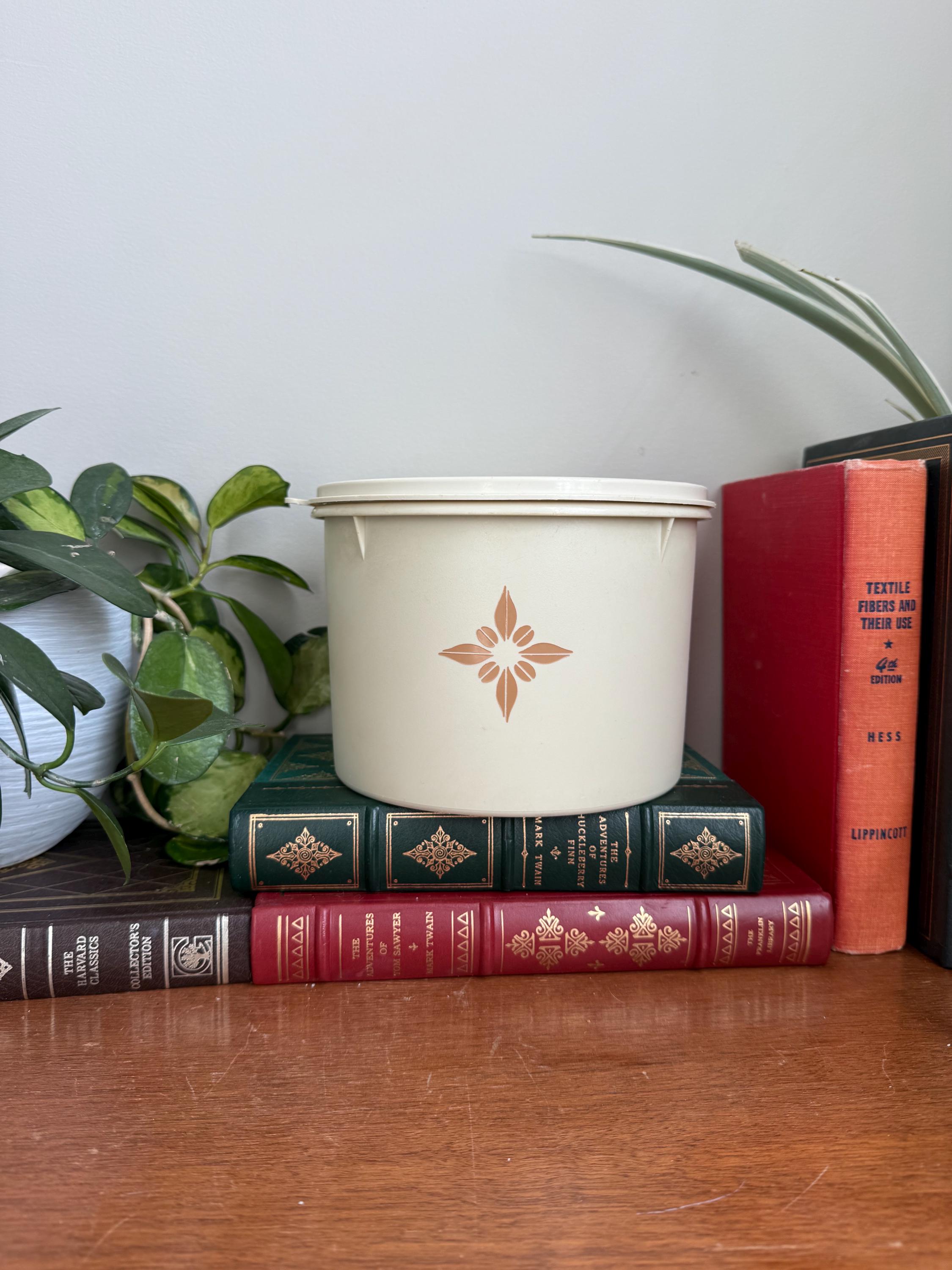 Tupperware 228 - Etsy 日本