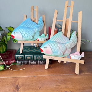 1969 Miller Studios Set of Four Vintage Kitsch Chalkware Lipstick Fish, Mid Century Modern Fish Family Mama and Baby Kissy Lips Fishy