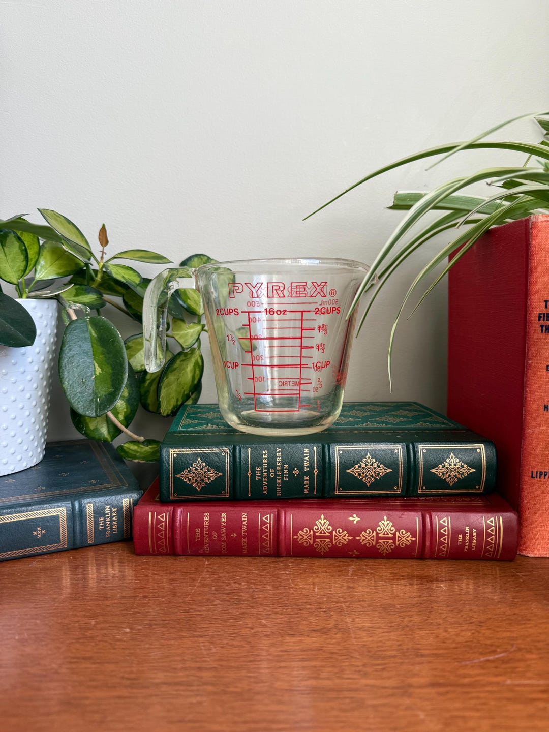 Pyrex Letters Vintage PYREX 2 Cup Glass Measuring Cup 517 | J Handle | Block Letter ...