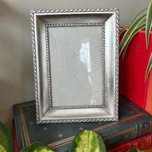 Ornate and Elegant Silver Plated Vintage Picture Frame, Black Velvet Easel Back Tabletop High-Quality Photo Frame