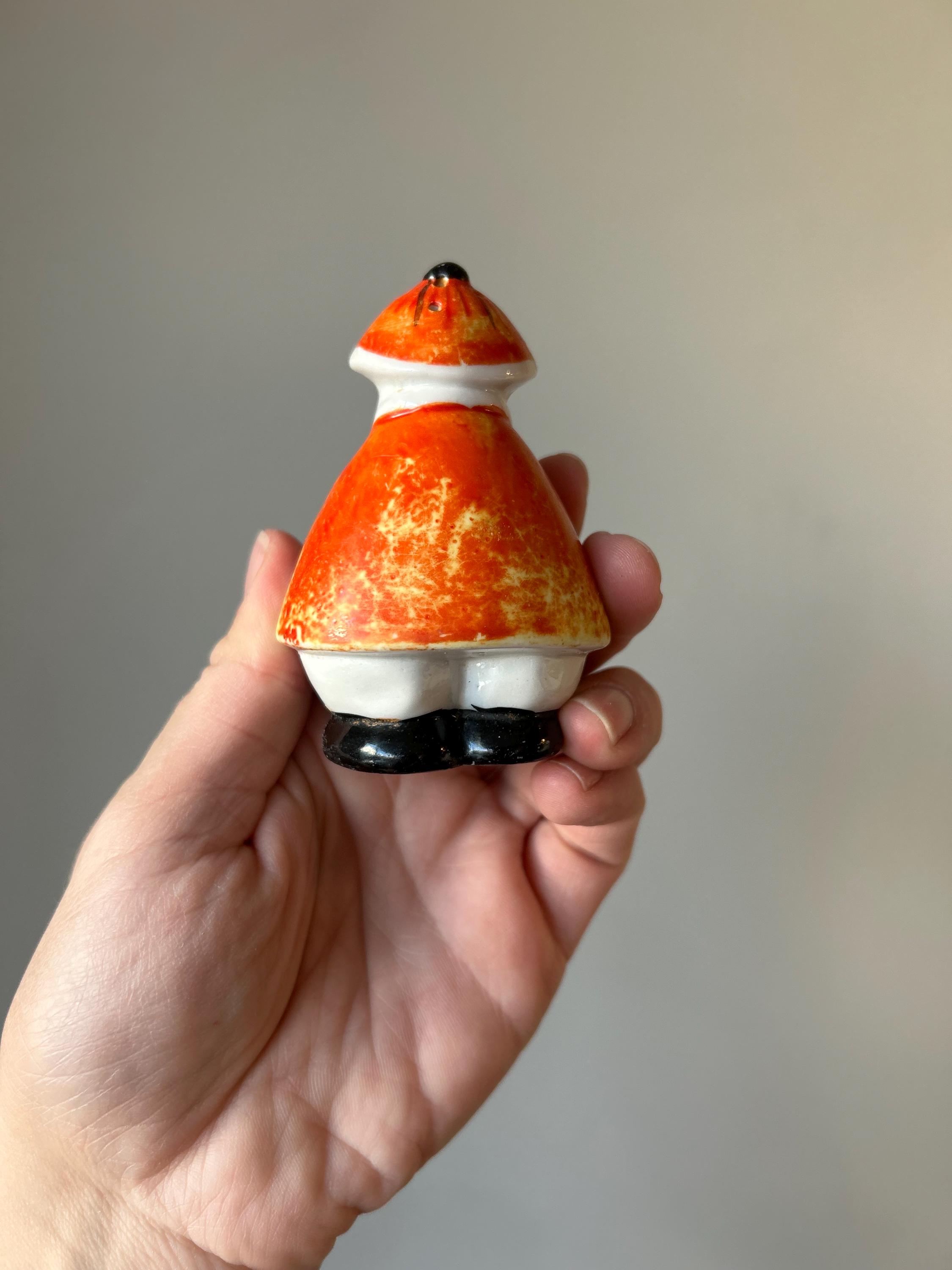 Vintage Salt and Pepper Shakers, 1930s Chinese Qing Dynasty