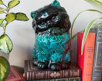 Vintage Mid-Century Modern Evangeline Pottery / Blue Mountain Pottery Ceramic Persian Cat / Kitten Sculpture with Blue Green Drip Glaze