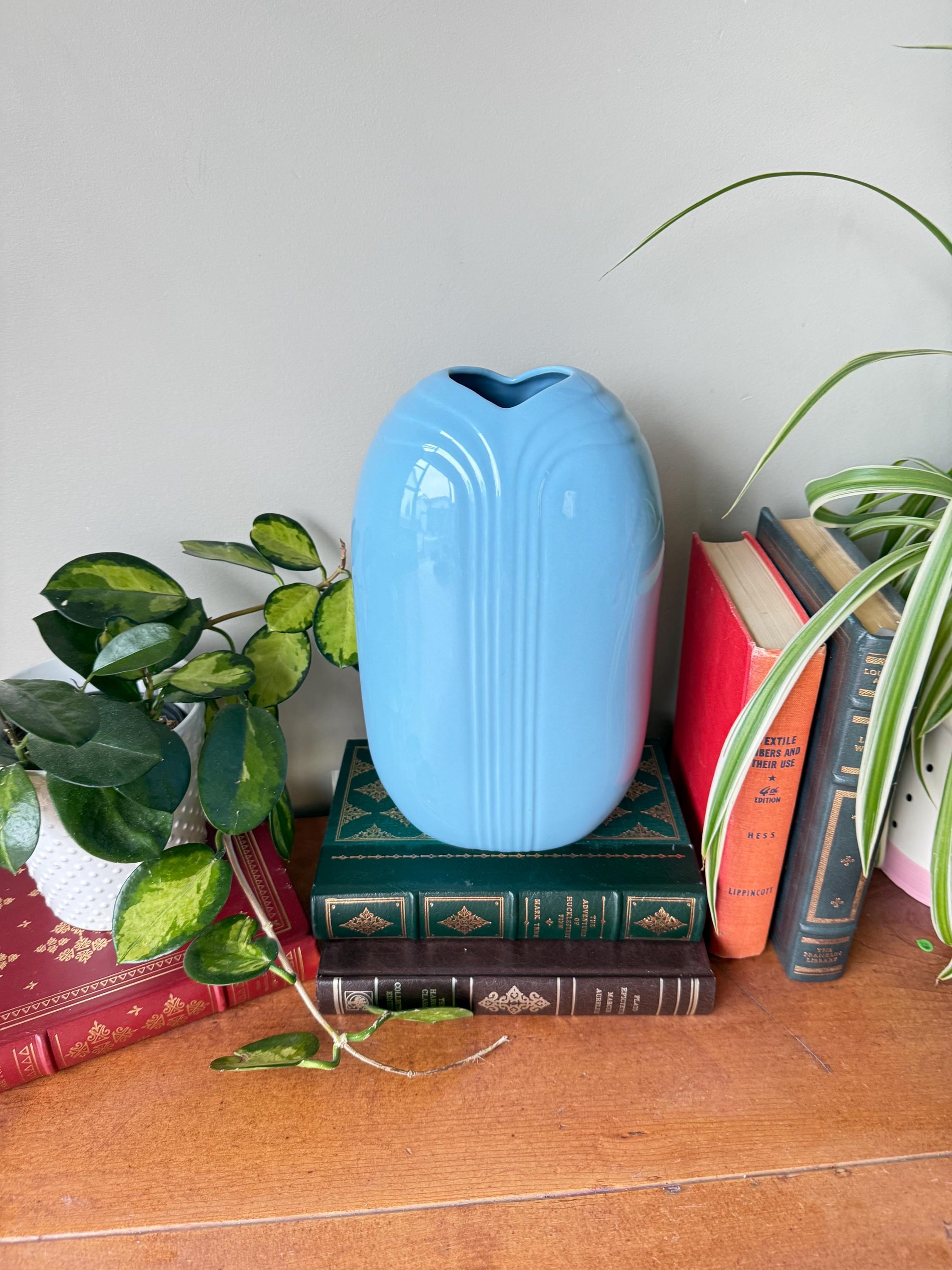 Vintage Powder Blue Art Deco Vase: 1980s Shell Design