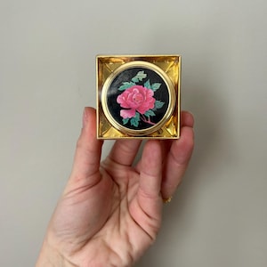 Beautiful Vintage Gold Tone Metal and Floral / Rose Design Lid 1960s Compact / Trinket / Ring / Pill Snuff Box / Case