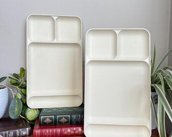 Bandeja de servir Tupperware vintage con compartimentos, modelo 1535 / Bandeja de picnic para cafetería color almendra / Plato apilable de plástico para cena frente al televisor / Utensilios de cocina retro