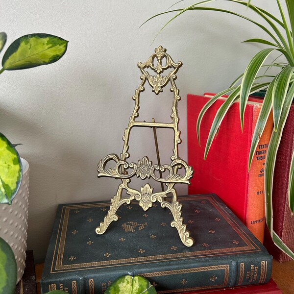 Victorian Style Vintage Solid Brass Picture Frame Easel, Elegant and Romantic Mid Century Modern Brass Tabletop Picture Stand