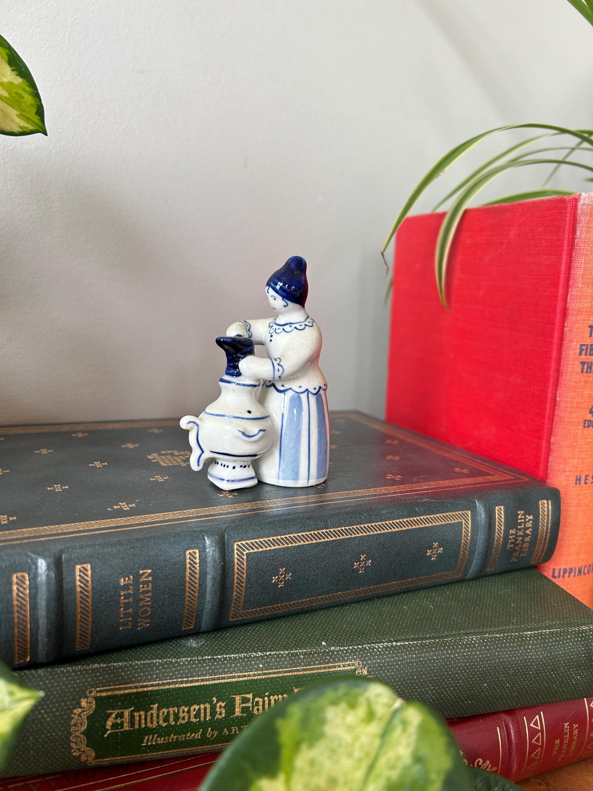 Vintage Gzhel Porcelain Figurine, Hand-painted USSR Woman - Etsy