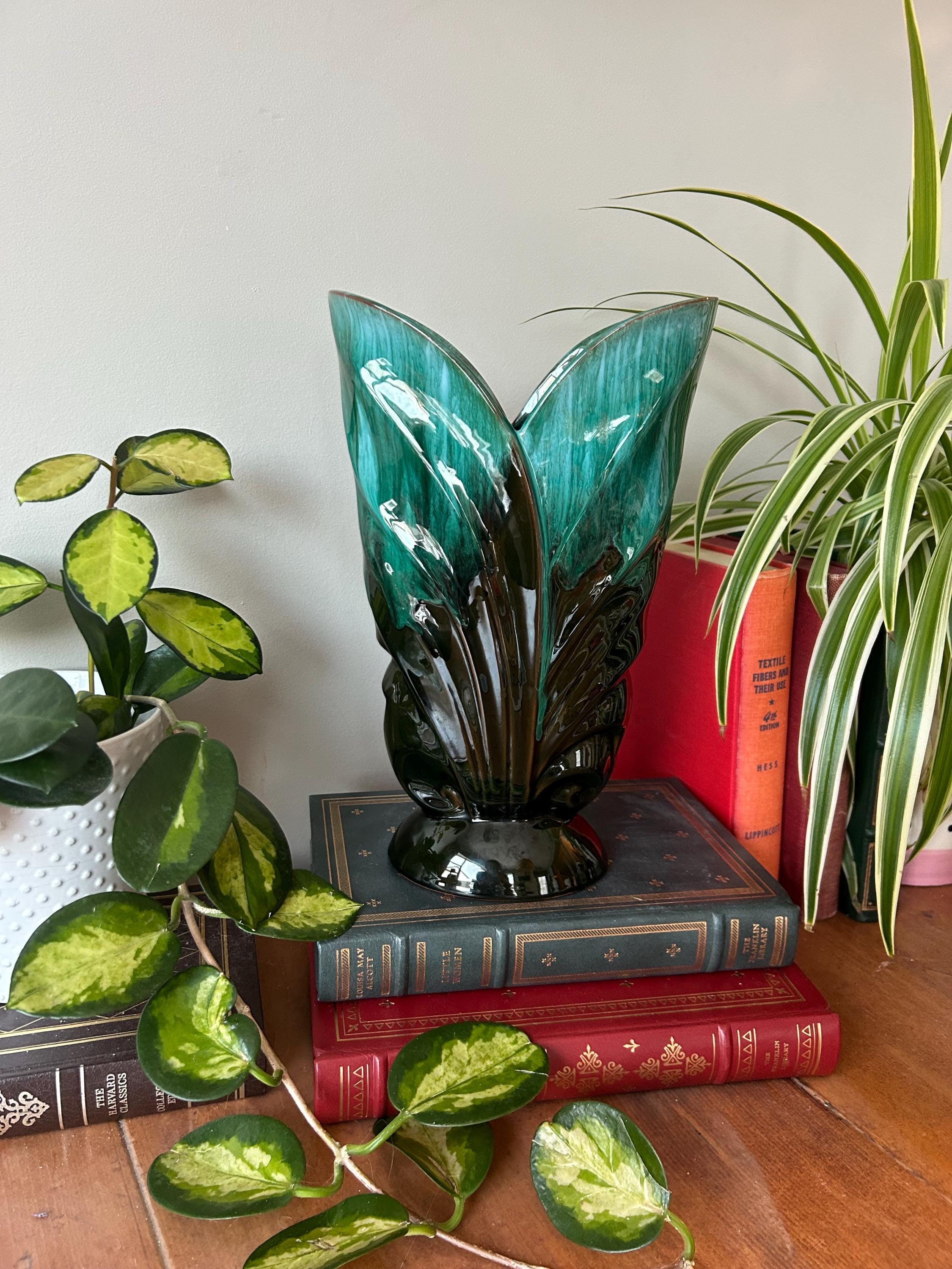 Vintage Blue Mountain Pottery Split Leaf Vase | 1970s Turquoise