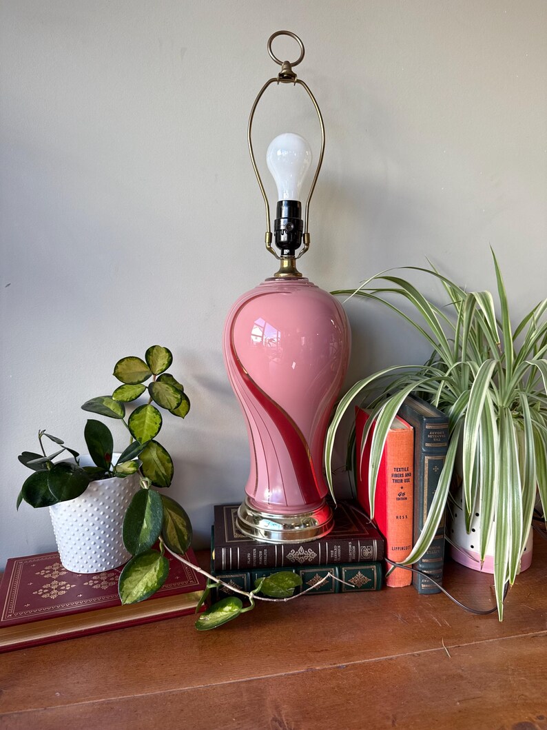 Vintage Art Deco Revival 1980s Pink and Gold Glass Table Lamp, with Gold / Brass Fixtures and Swirl / Rainbow Design