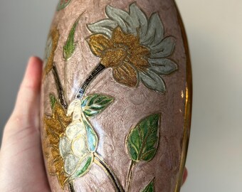 ヴィンテージ七宝焼き真鍮花瓶：ミッドセンチュリーエナメルの蝶と花の