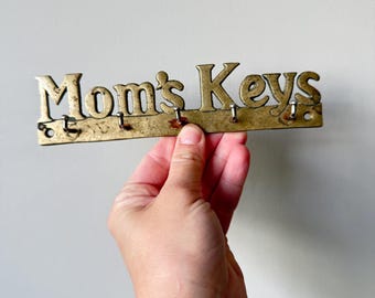 Vintage Brass Key Holder: 5-Hook Wall Mount, Aged Patina Decor