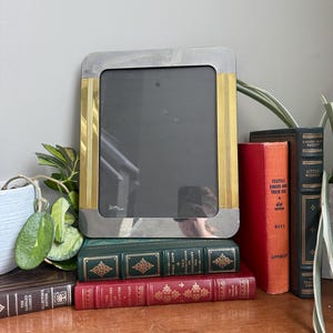 Marco de fotos vintage bicolor de latón cromado estilo Art Déco Hollywood Regency 8x10