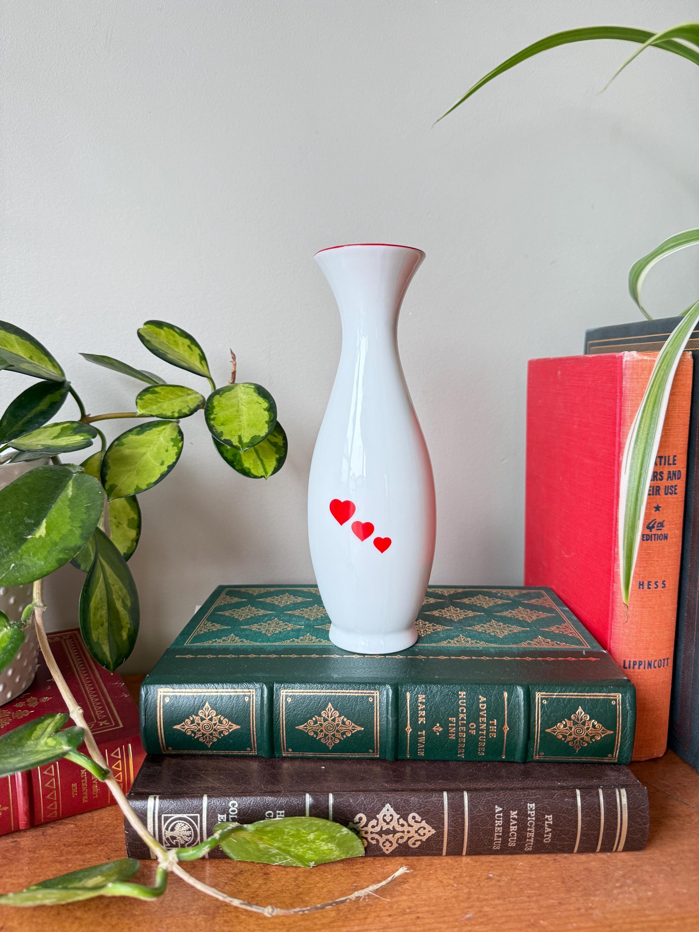 1980年代のヴィンテージホワイトセラミックハート花瓶 - コテージコア
