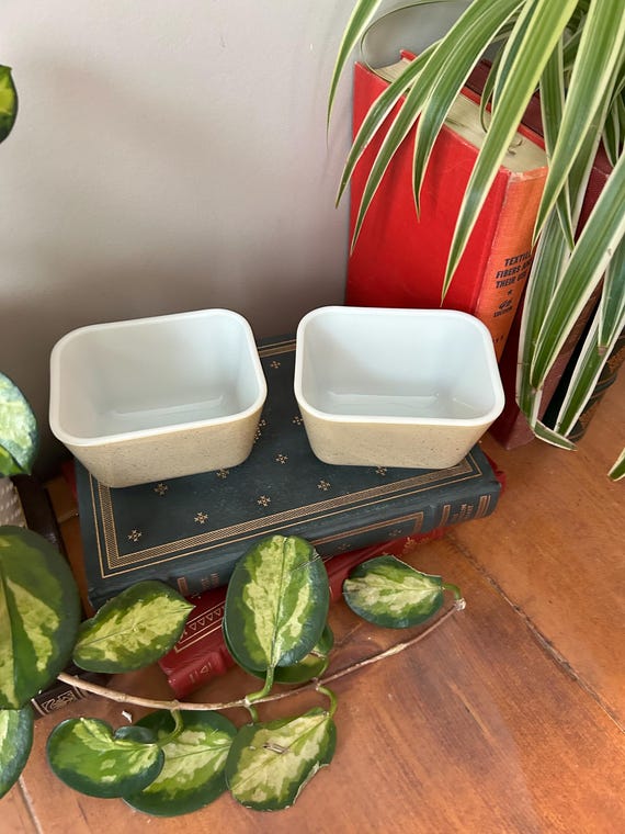 Vintage Pyrex Homestead Refrigerator Dishes: Tan Speckle Fridge