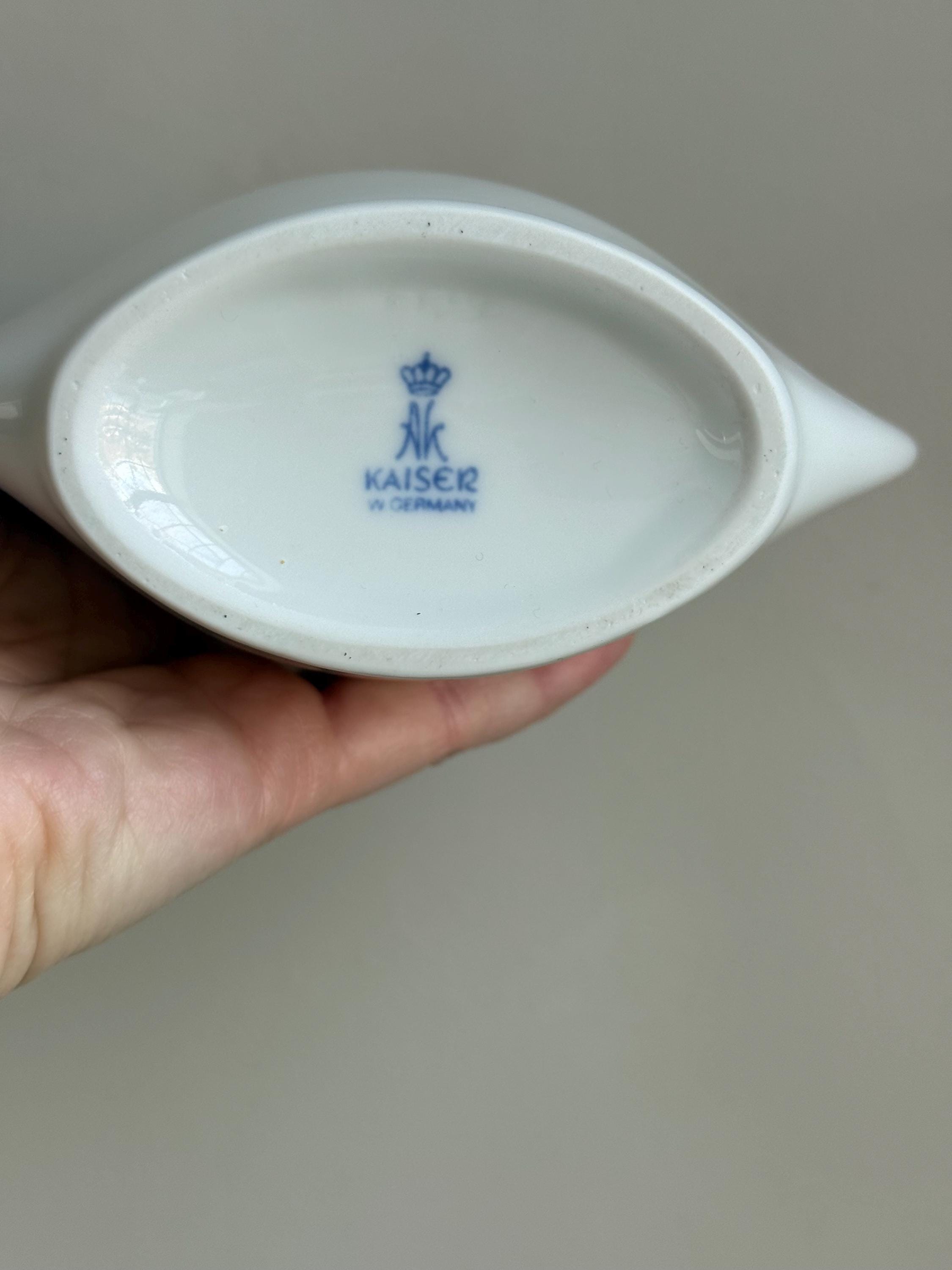 Vintage Kaiser Porcelain Vase | Art Deco Style | White Porcelain | Scalloped Rim
