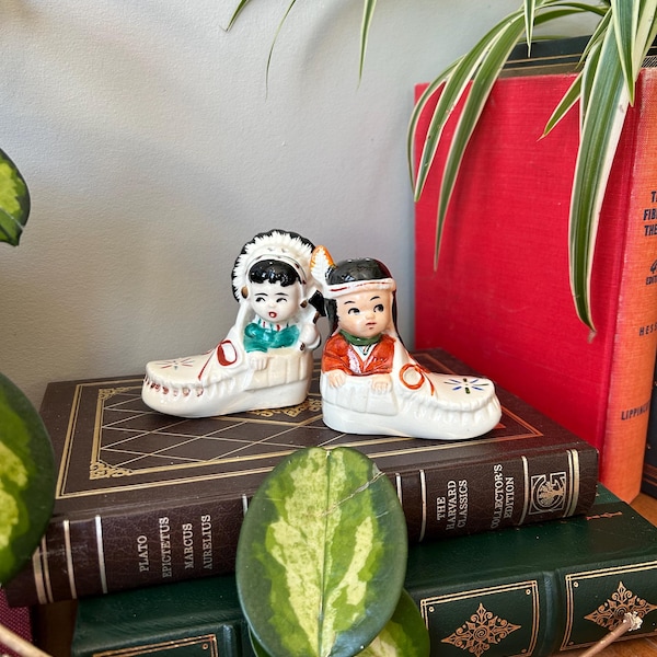 Salière et poivrière vintage pour enfants amérindiens - Japon Mid-Century - J06