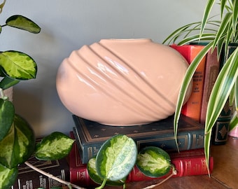 pink art deco flower vase | mid-century scalloped long ceramic vase | bohemian eclectic vintage