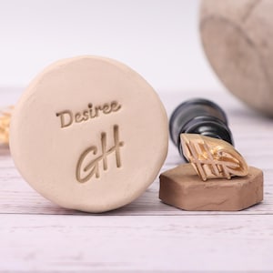 Personalisierte handschriftliche Unterschrift Stempel, benutzerdefinierte Messing Keramik Stempel, Initialen Prägestempel, perfektes Geschenk für Muttertag