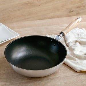 Padella antiaderente in alluminio pressofuso Hokuriku Shi-Mystar Premium da 30 cm (11,8 pollici), leggera, realizzata in Giappone immagine 9