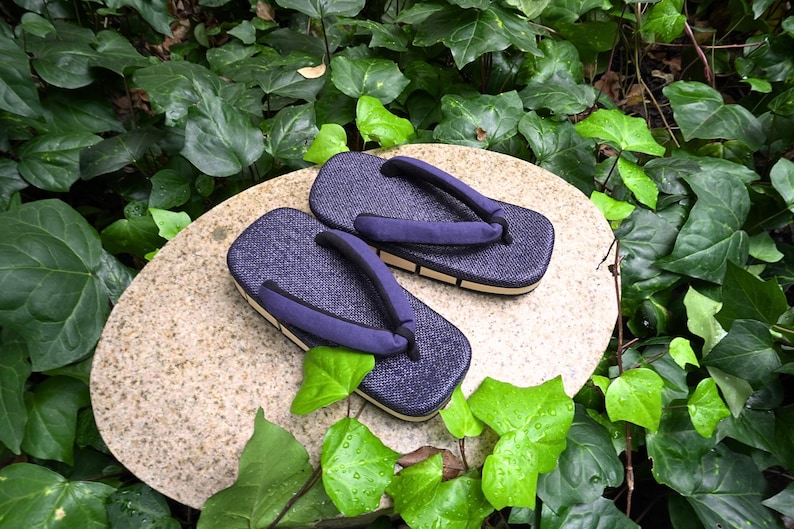 Leggiero V3 Geta - Traditional Japanese Sandals - Blue image 2