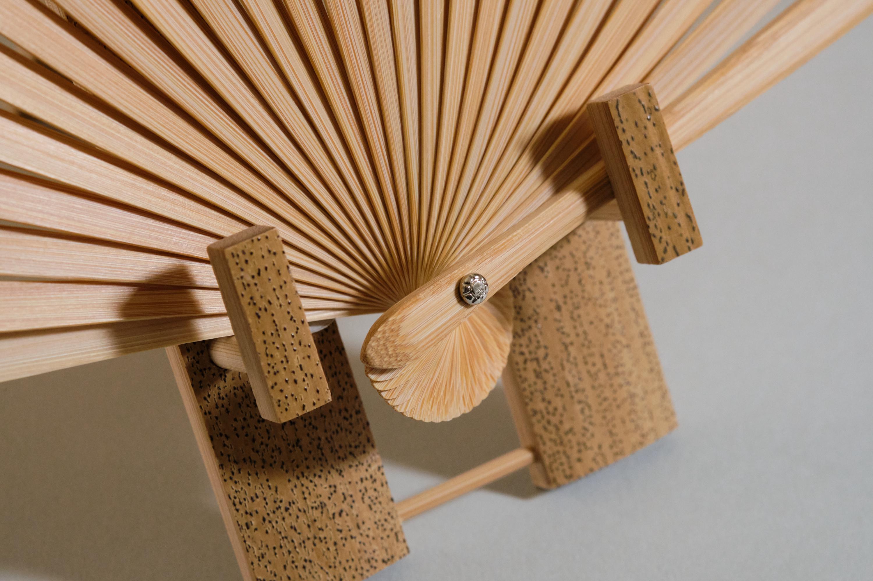 日本製木製扇子とスタンド、常若扇子、日本製手作り天然木夏の贈り物