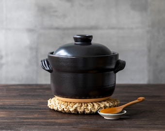 Olla Donabe japonesa GOEMON hecha a mano, pala de arroz Shamoji, juego de soporte para olla - Olla arrocera Donabe negra japonesa, olla con doble tapa, 3 l