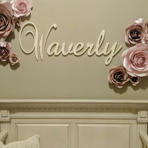 Placa de madeira com nome, placa de berçário, decoração de berçário, decoração de parede, letras de parede, placa de nome, placa de nome personalizada com brilho