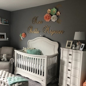 Placa de nome de bebê personalizada para berçário de menina, letras de parede, letras de madeira, decoração de parede, placa de nome de berçário, letras de madeira brilhantes douradas