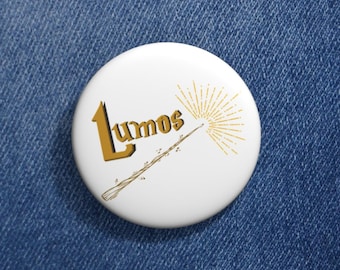 Magier Zauber mit Zauberstab Emaille Pin: Fantasy Fan Geschenk