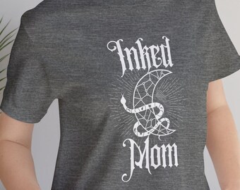 Camiseta para mamás tatuadas: Regalo ideal para madres amantes de los tatuajes.