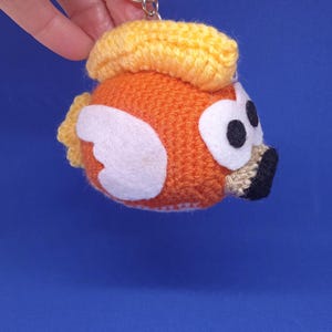 Eep Cheep Amigurumi Keychain – Pesce Sguish Super Mario – Crochet Mario Enemy – Cute Gamer Keyring – Handmade Nintendo Inspired Gift