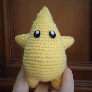 Luma Sfavillotto – Super Mario Bros Charakter handgefertigt – Häkelpuppe 12 cm
