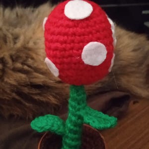 Piranha-Pflanze Amigurumi – Super Mario Galaxy Plüschtier 17 cm, handgefertigt mit Plastiktopf, Mario-Geschenk für Fans, Piranha-Pflanze Spielzeug für Sammler Bild 5
