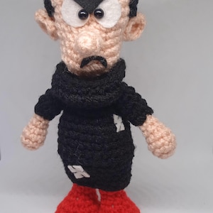 Gargamel Amigurumi, 20 cm. Der lustigste Bösewicht der Schlümpfe. Handgehäkelte Puppe, inspiriert vom neuen Film „2025“.