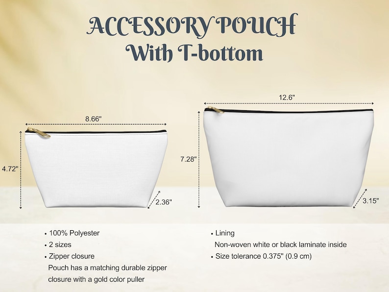 Puede incluir: Se muestran dos neceseres blancos con ribete negro y cremalleras doradas. El neceser m&aacute;s grande mide 32 cm de ancho y el m&aacute;s peque&ntilde;o 22 cm. El texto dice "ACCESSORY POUCH With T-bottom". Los neceseres son 100% poli&eacute;ster.