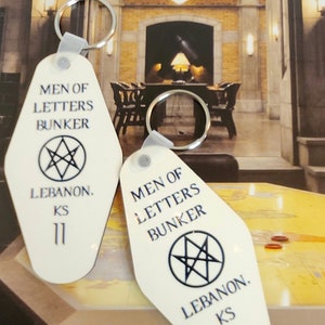 Llaveros estilo búnker de hotel de Supernatural Men of Letter