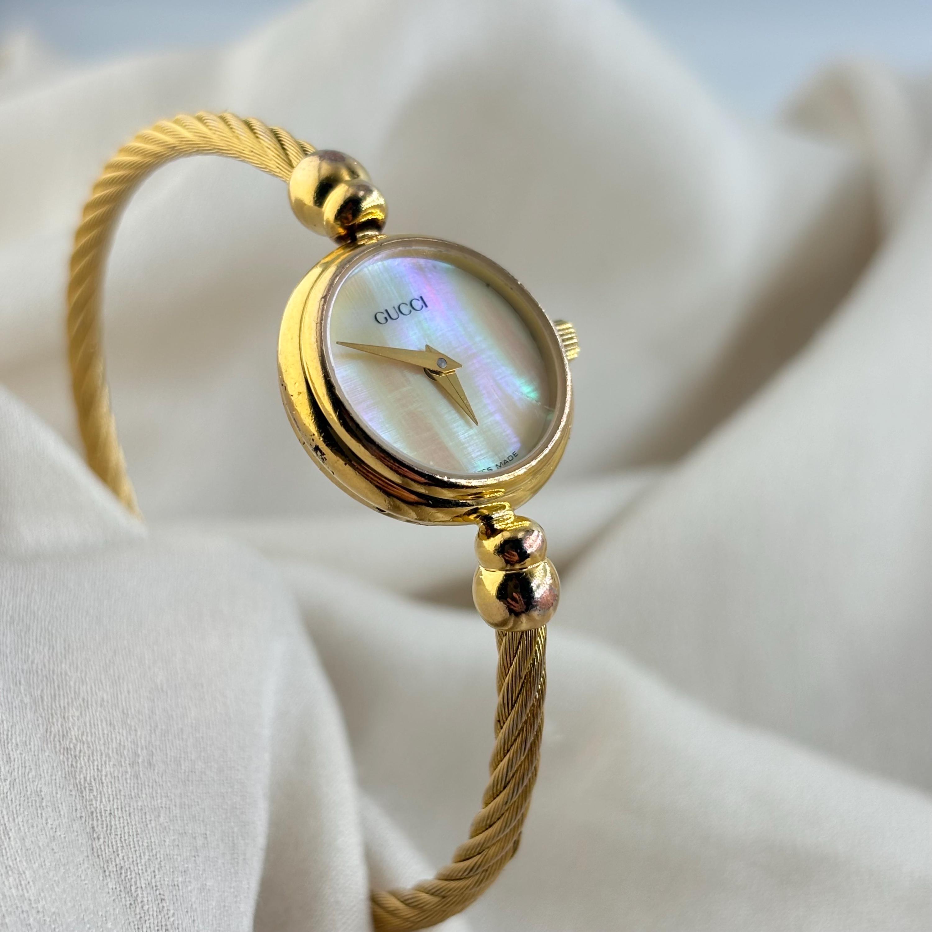 グッチ 2700.2.L クォーツ GUCCI Bangle Watch 2700.2.L Quartz White Shell Dial Ladies