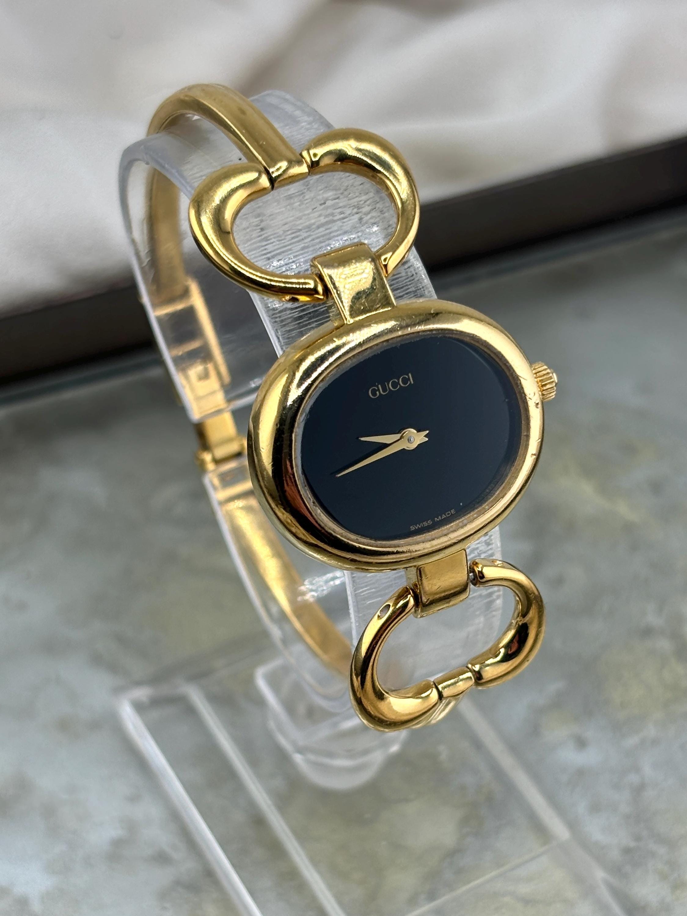 100% Authentic Gucci 1600 Watch Gold Tone Women’s Vintage Swiss Made 100% Authentic Gucci 1600 Watch Gold Tone Women main image 2